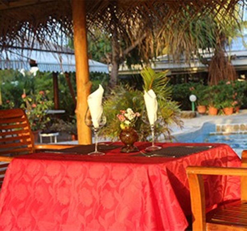 Pension Fare Maeva Huahine Buitenkant foto